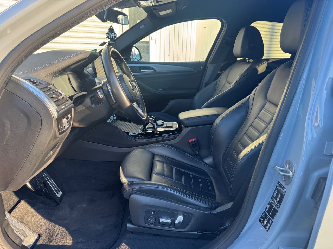 2021 BMW X4 M4.0i — Miniatură 5