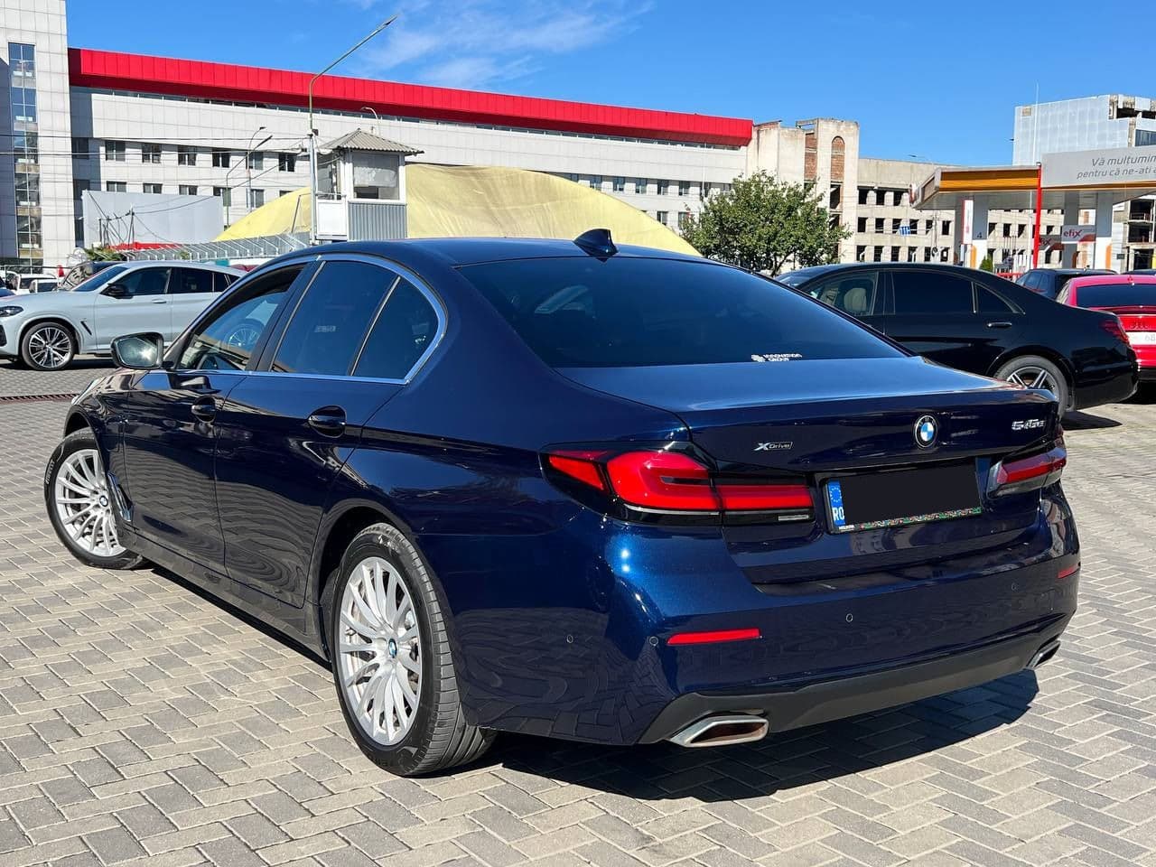 2021 BMW 545e — Miniatură 4