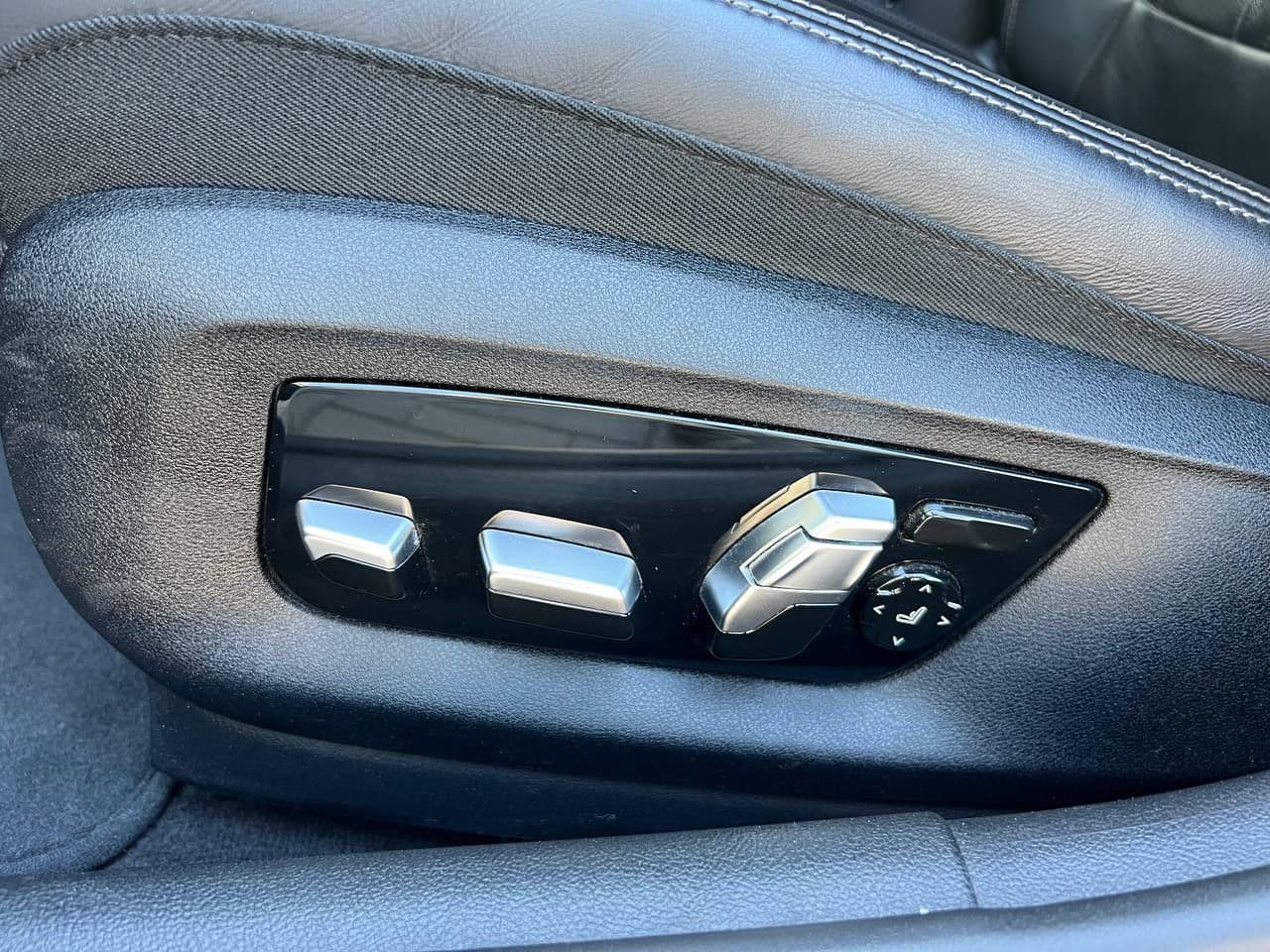 2021 BMW 545e — Miniatură 17