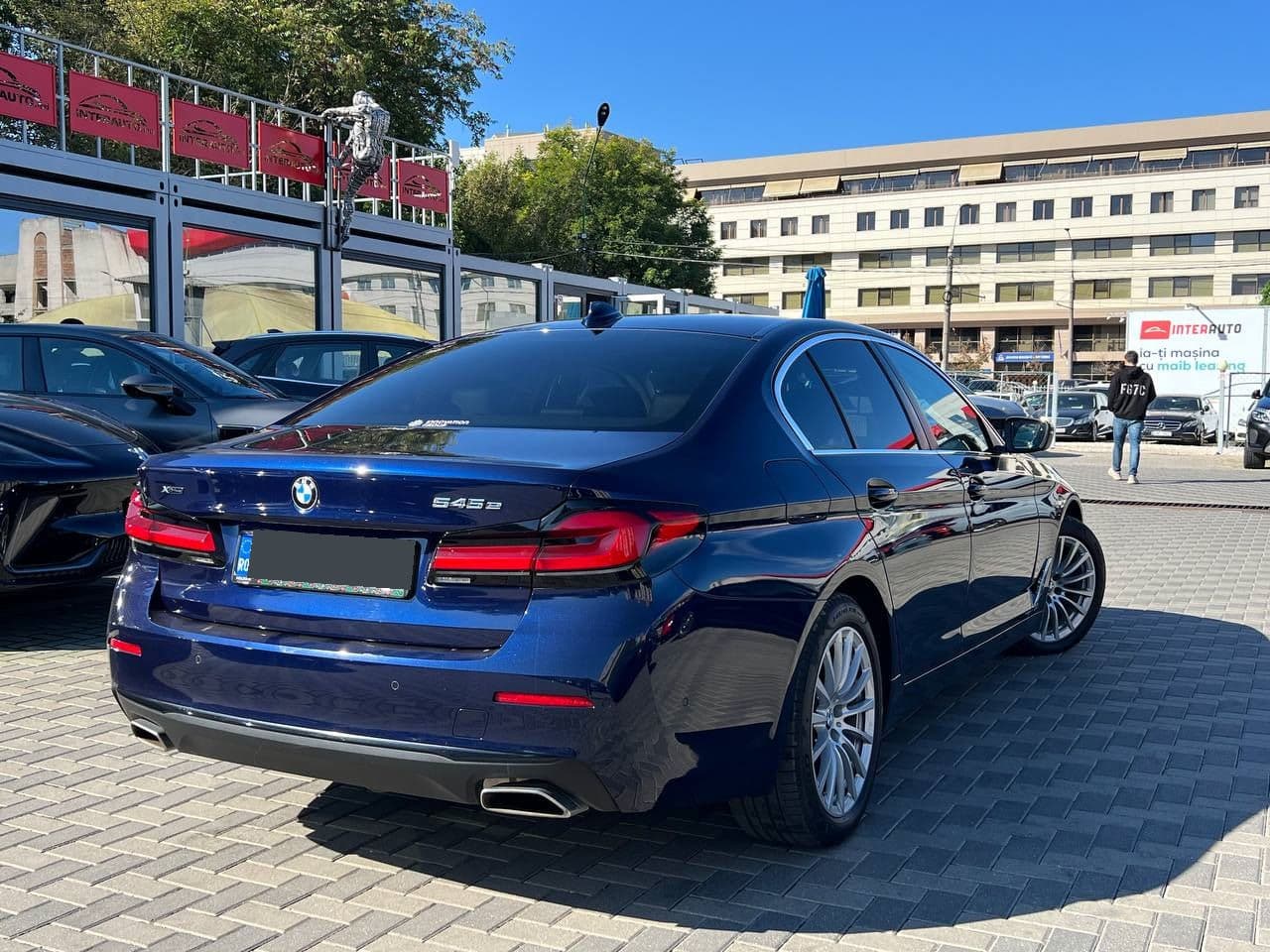 2021 BMW 545e — Miniatură 2