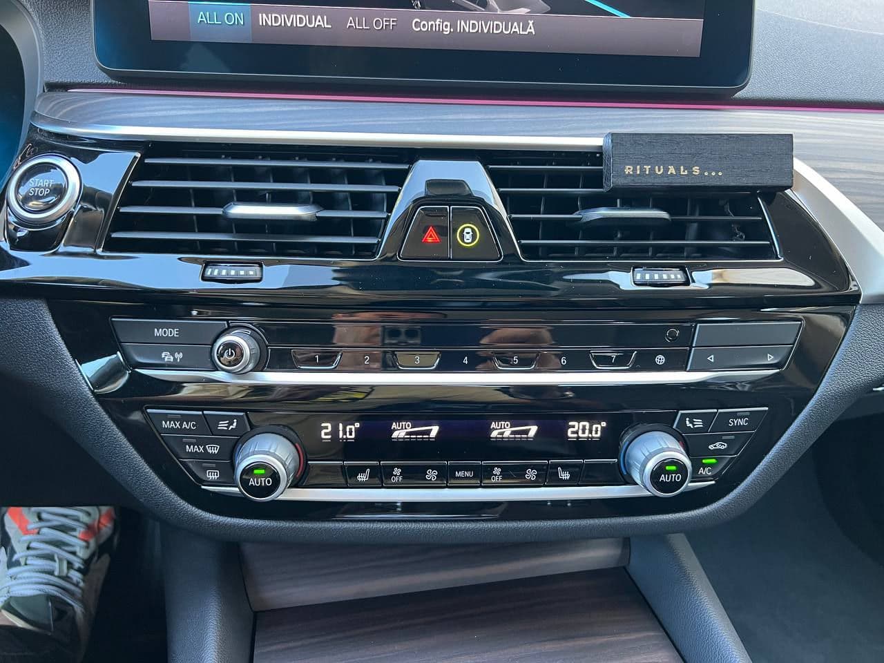 2021 BMW 545e — Miniatură 12
