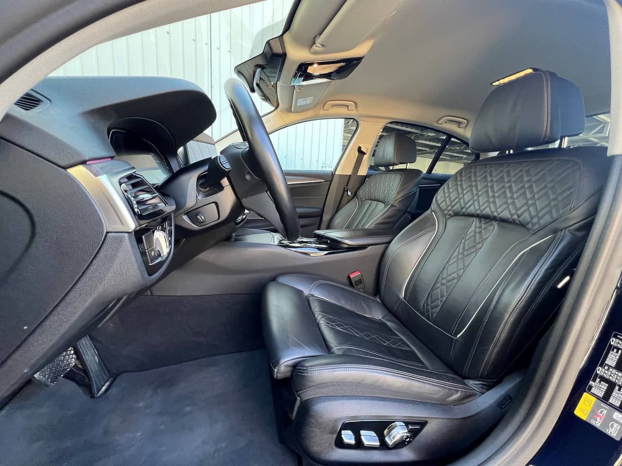 2021 BMW 545e — Miniatură 7