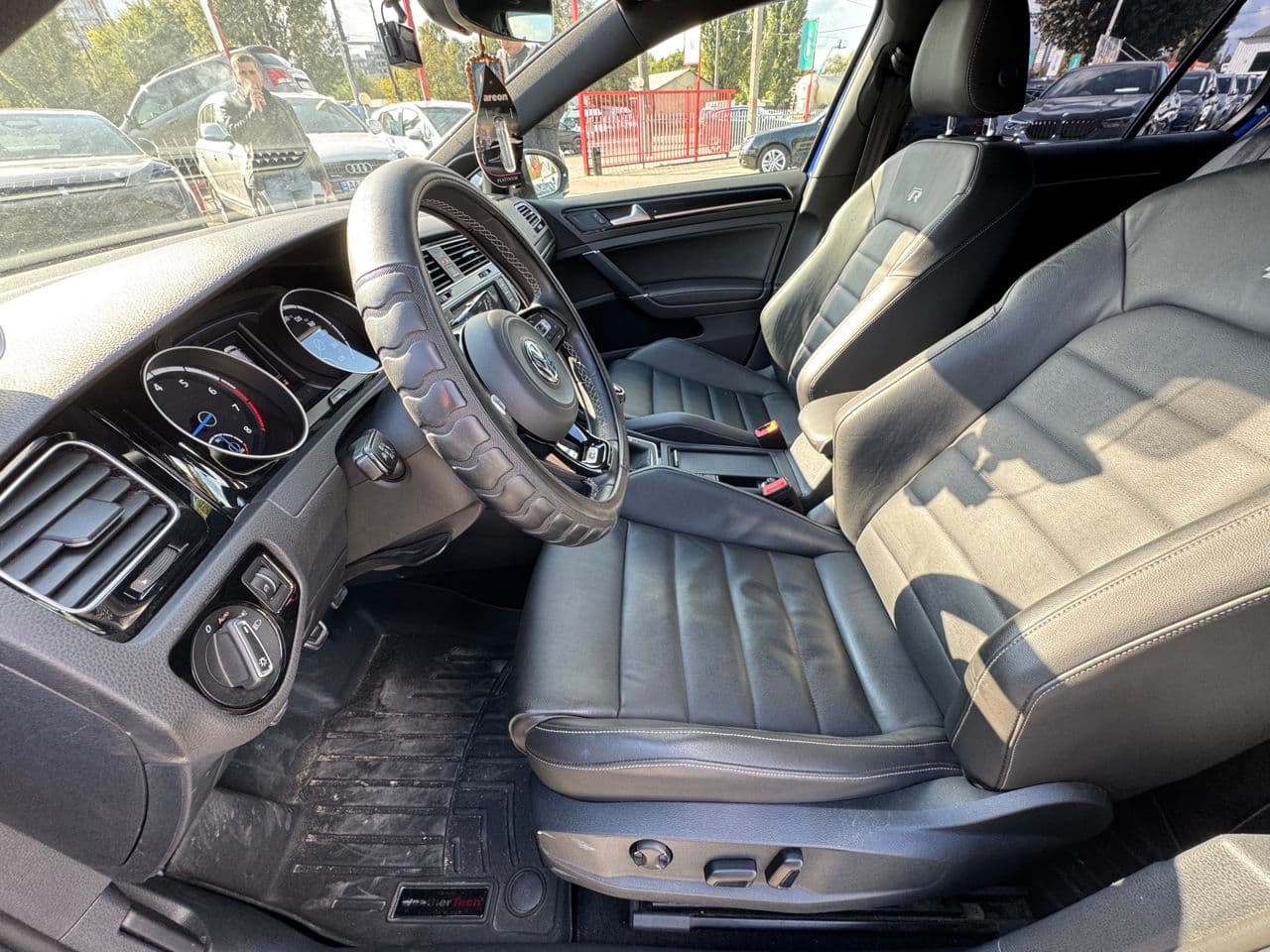 2017 Volkswagen Golf R — Miniatură 10