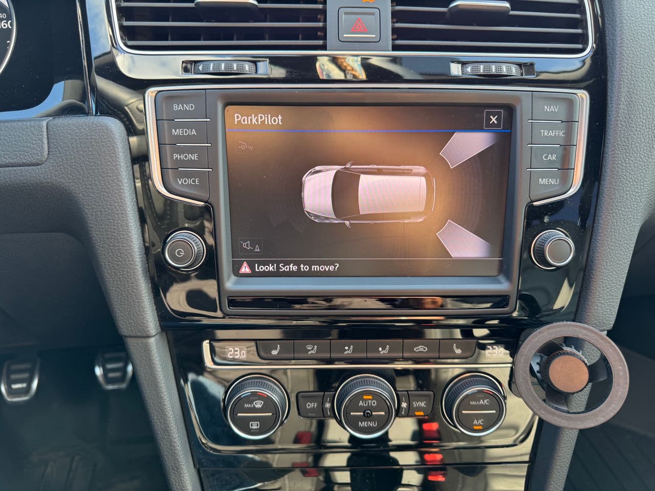 2017 Volkswagen Golf R — Miniatură 16