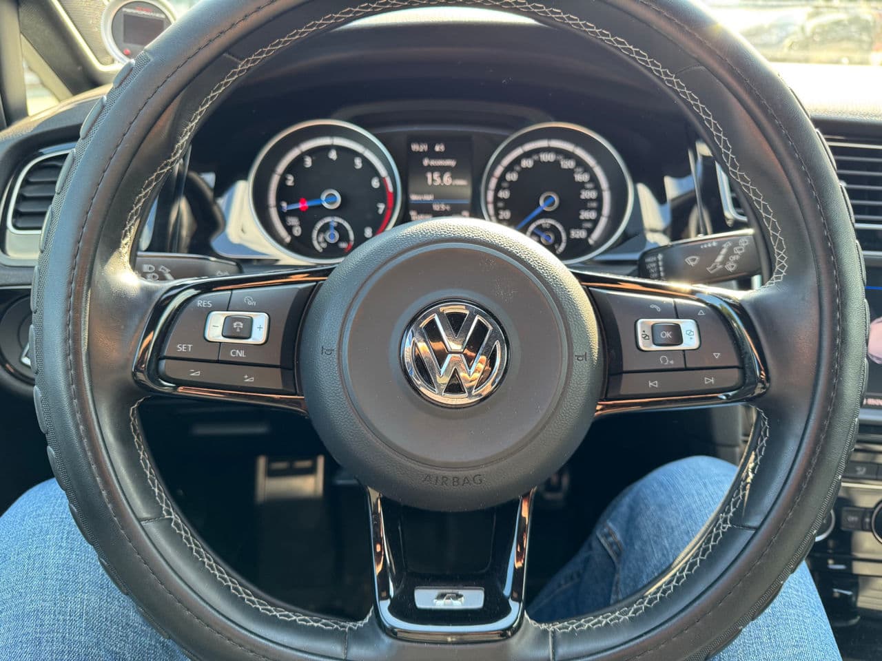 2017 Volkswagen Golf R — Miniatură 14