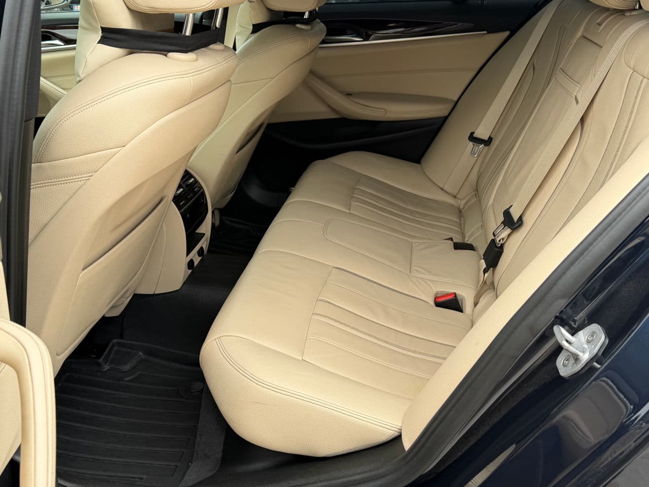 2017 BMW 530 — Miniatură 19