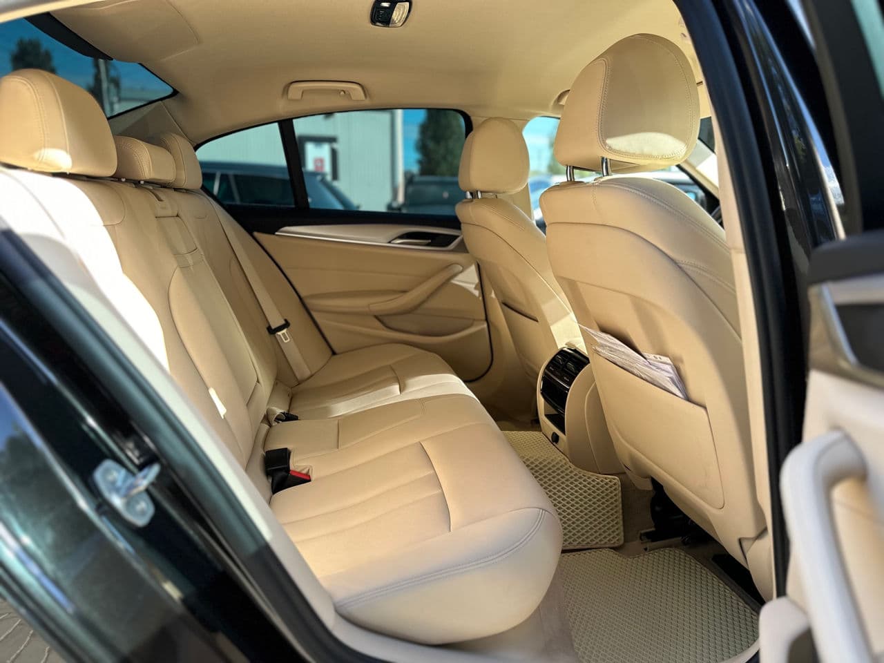 2018 BMW 520 — Miniatură 18
