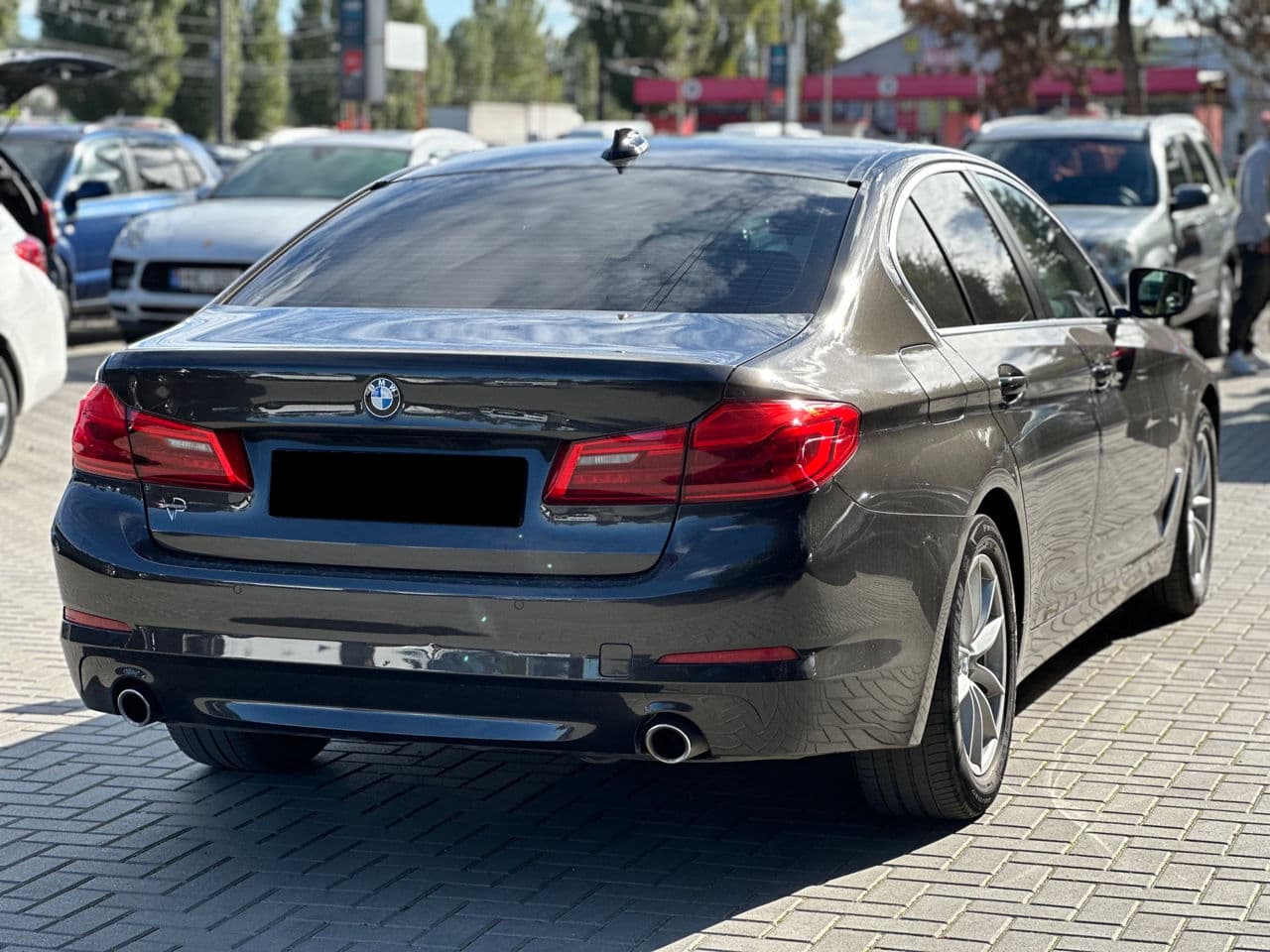 2018 BMW 520 — Miniatură 2