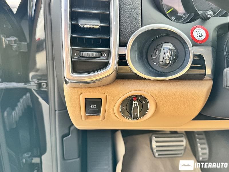 2014 Porsche Cayenne S Hybrid — Miniatură 20