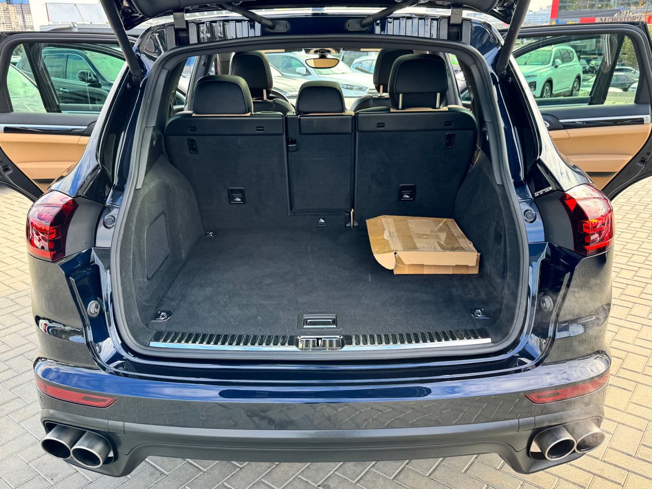 2014 Porsche Cayenne S Hybrid — Miniatură 24