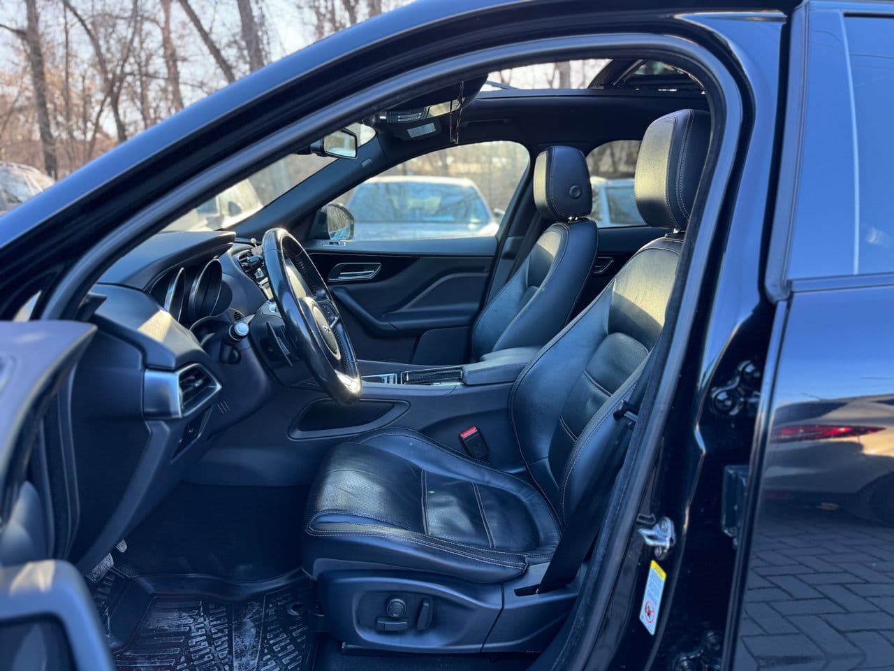 2017 Jaguar F-Pace — Miniatură 5