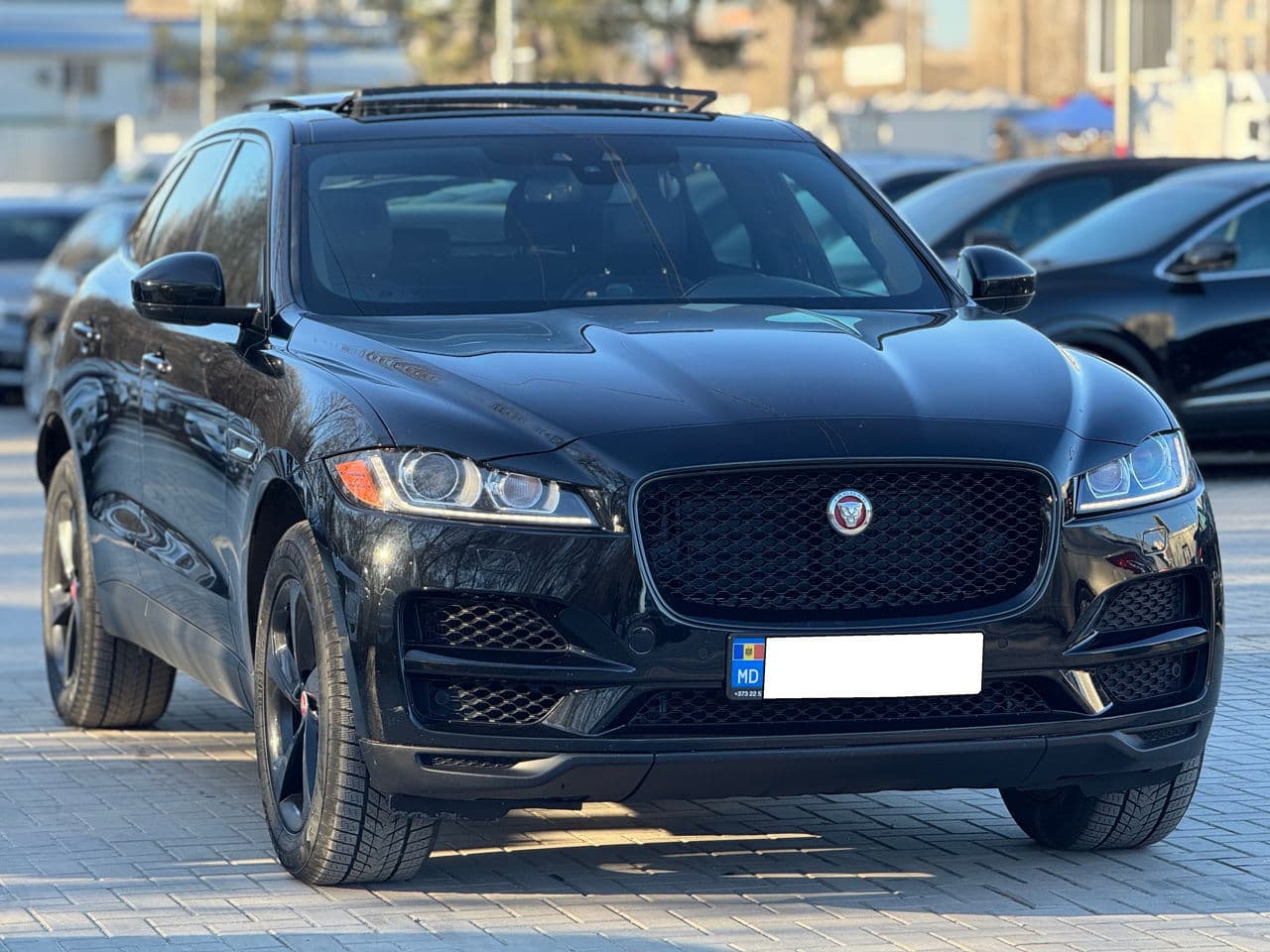2017 Jaguar F-Pace — Miniatură 3