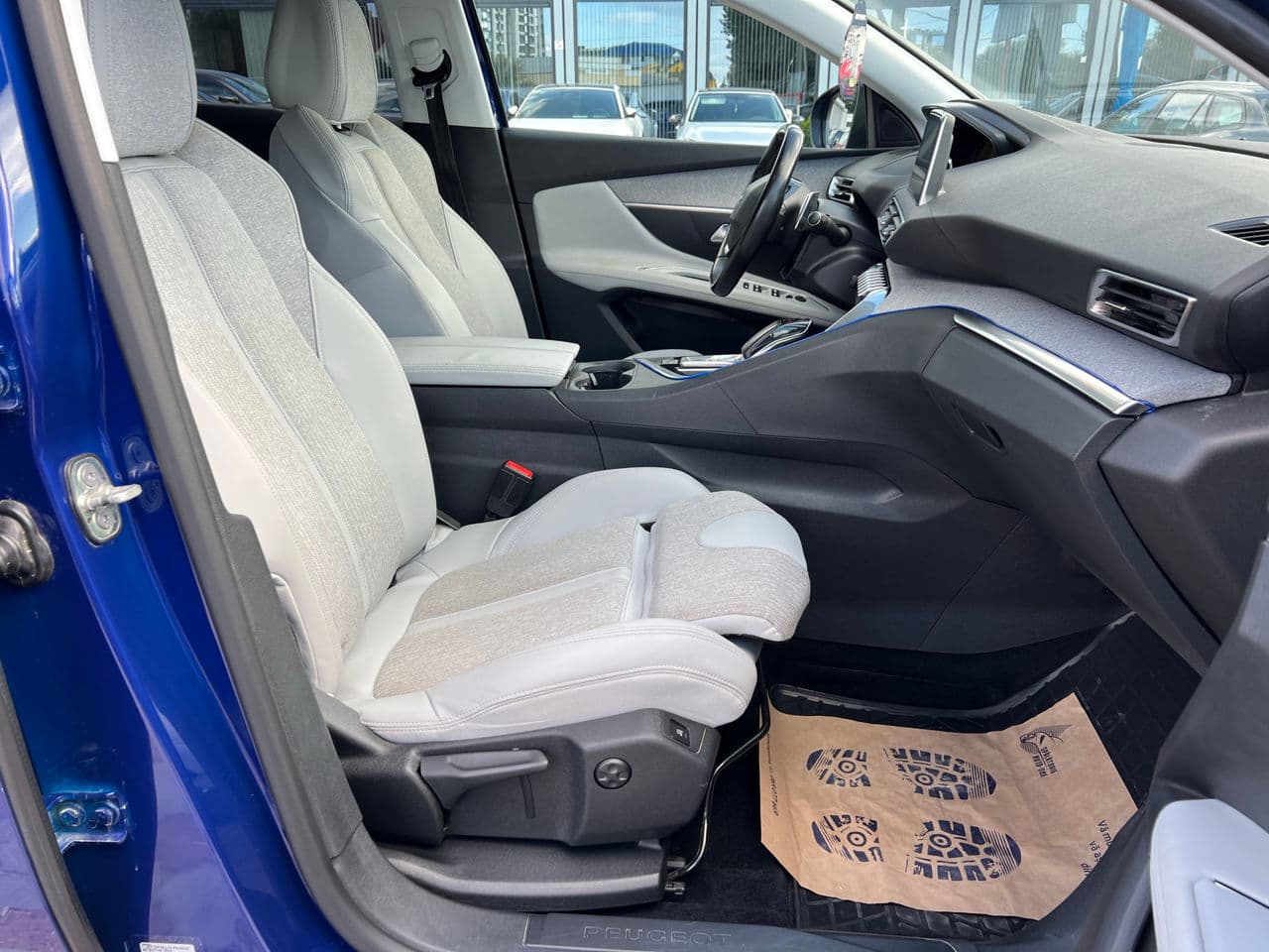 2018 Peugeot 3008 — Miniatură 16