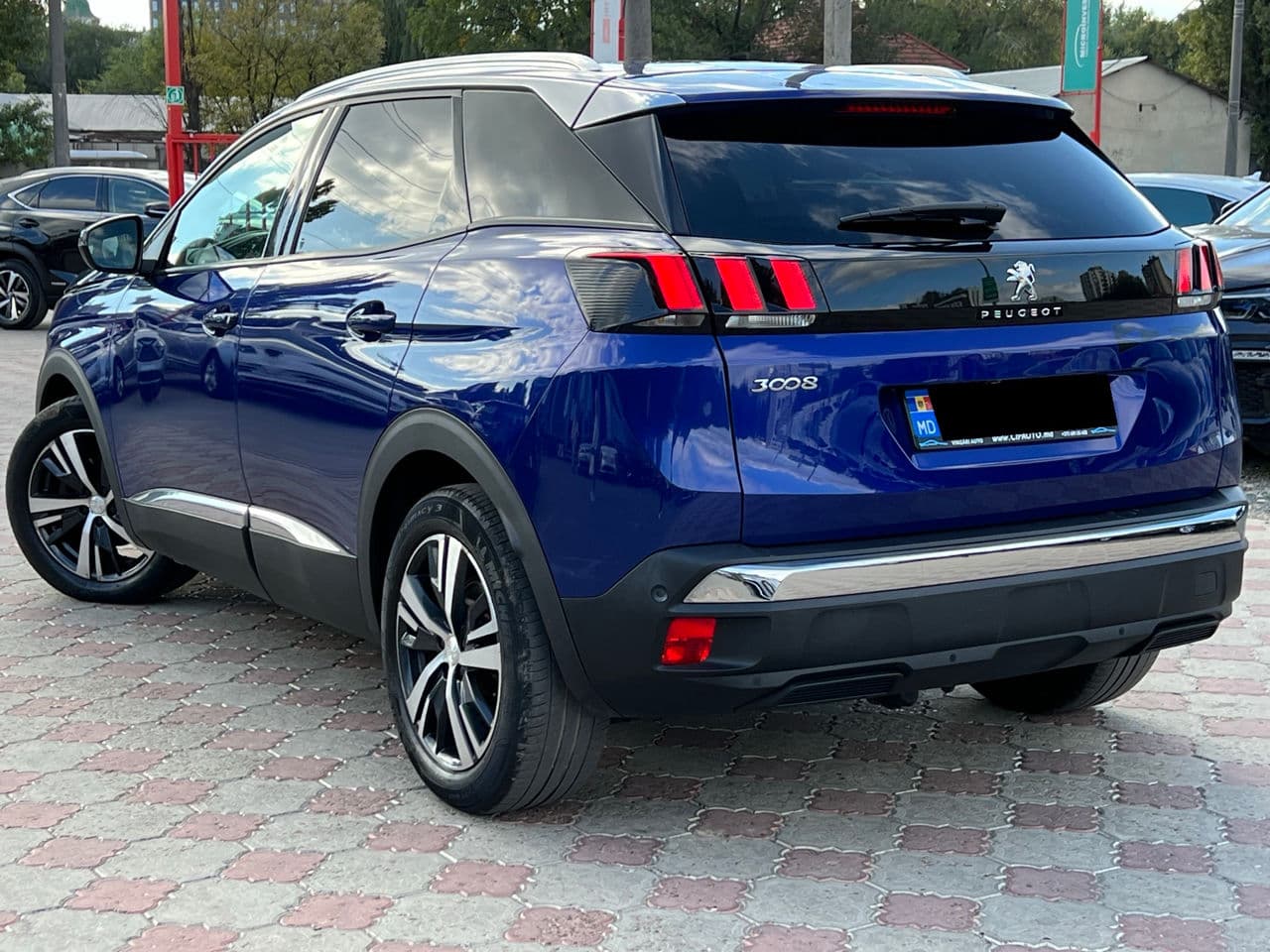 2018 Peugeot 3008 — Miniatură 2