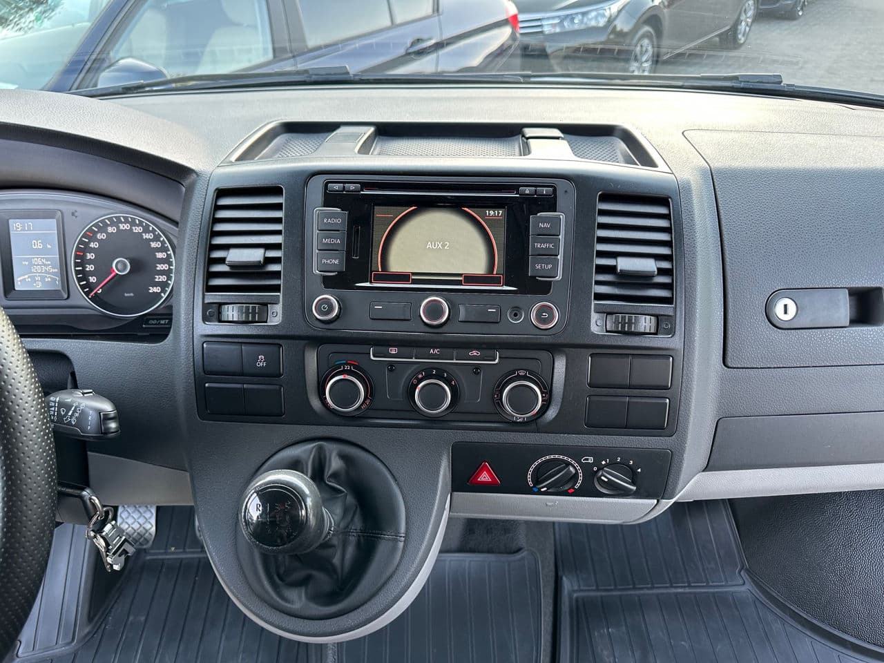 2014 Volkswagen Transporter — Miniatură 13