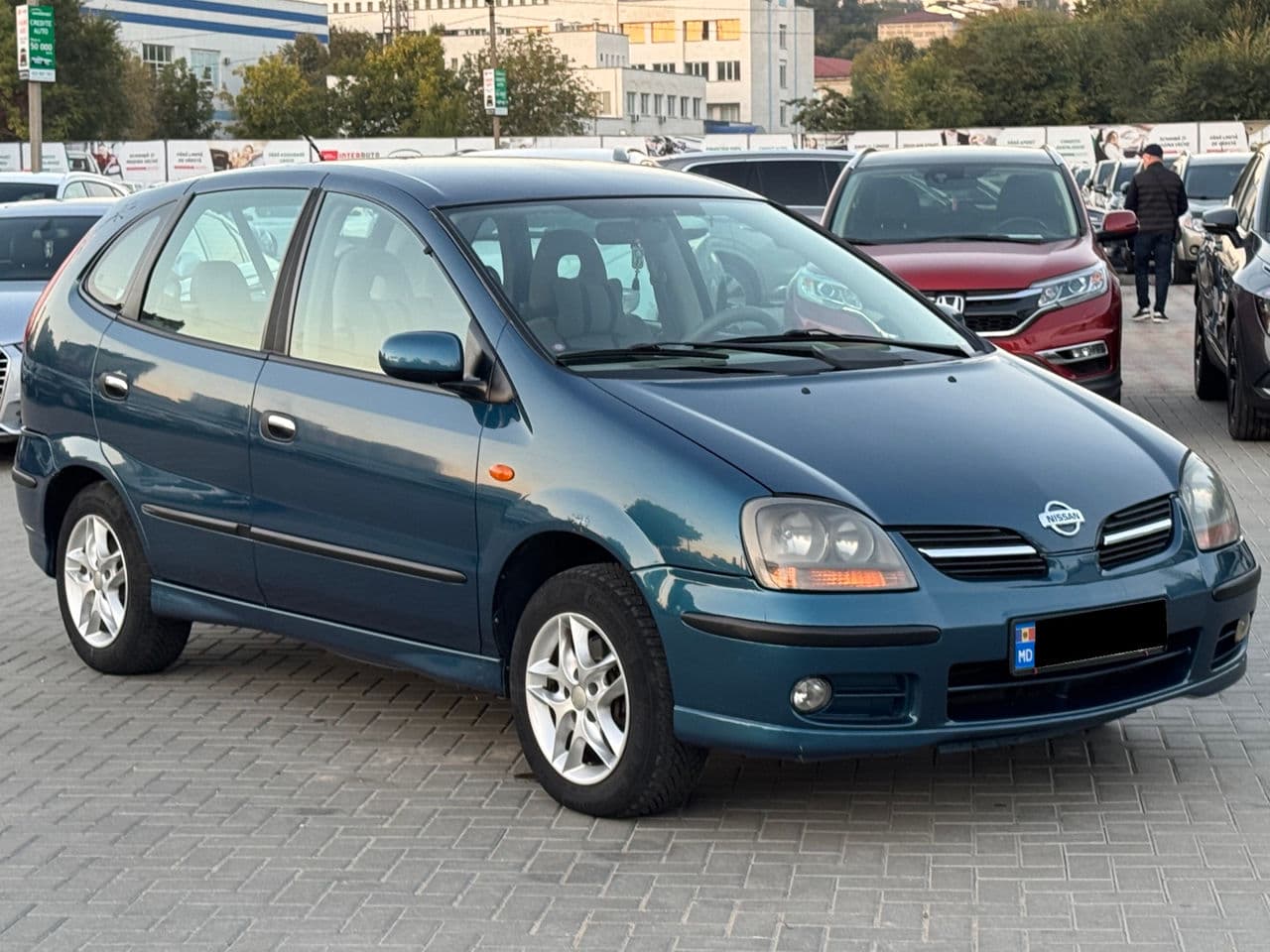Nissan Almera Tino 2001 — Миниатюра 4