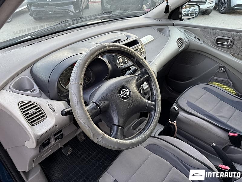Nissan Almera Tino 2001 — Миниатюра 8