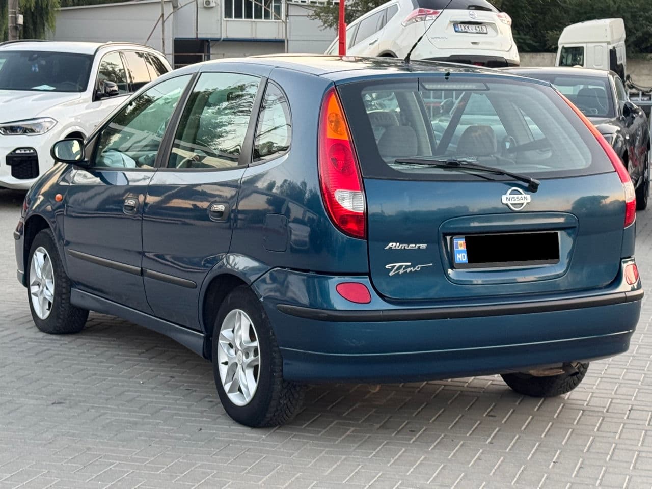Nissan Almera Tino 2001 — Миниатюра 2
