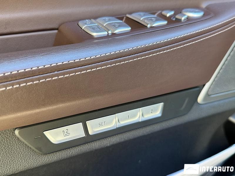 2017 BMW 750 — Miniatură 18