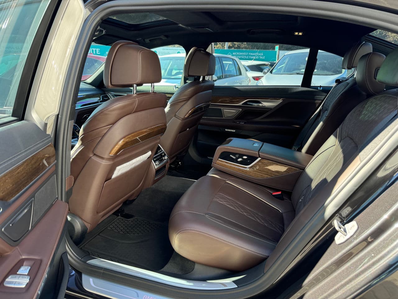 2017 BMW 750 — Miniatură 24