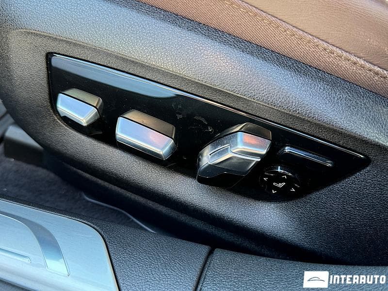 2017 BMW 750 — Miniatură 19