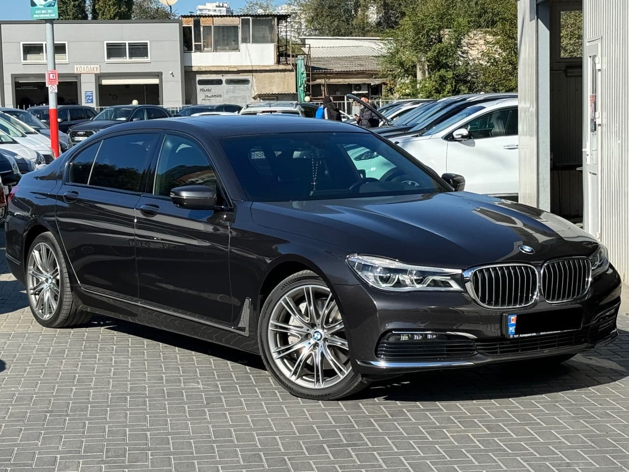 2017 BMW 750 — Miniatură 2
