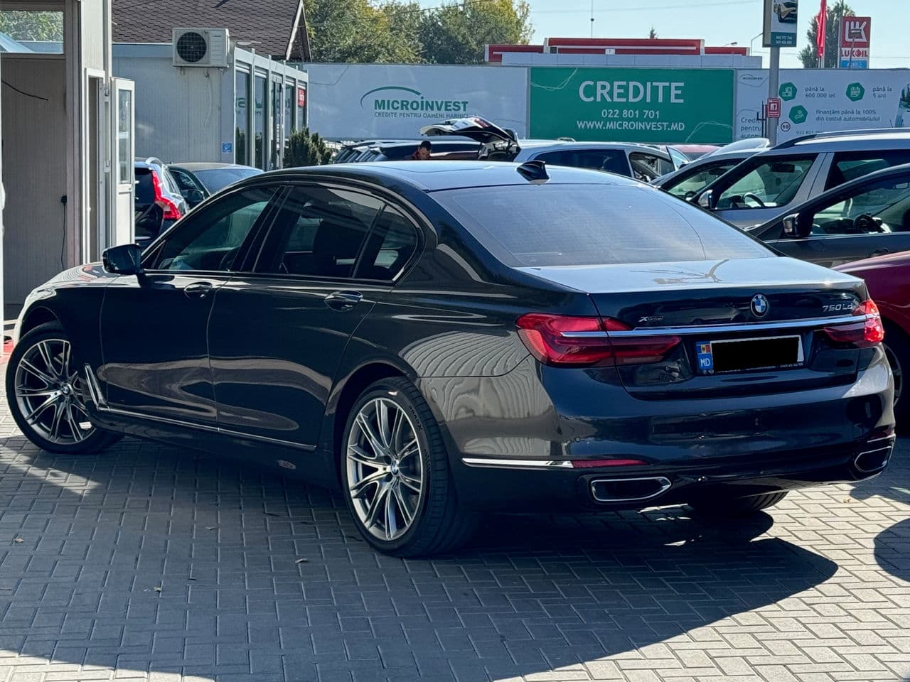 2017 BMW 750 — Miniatură 3