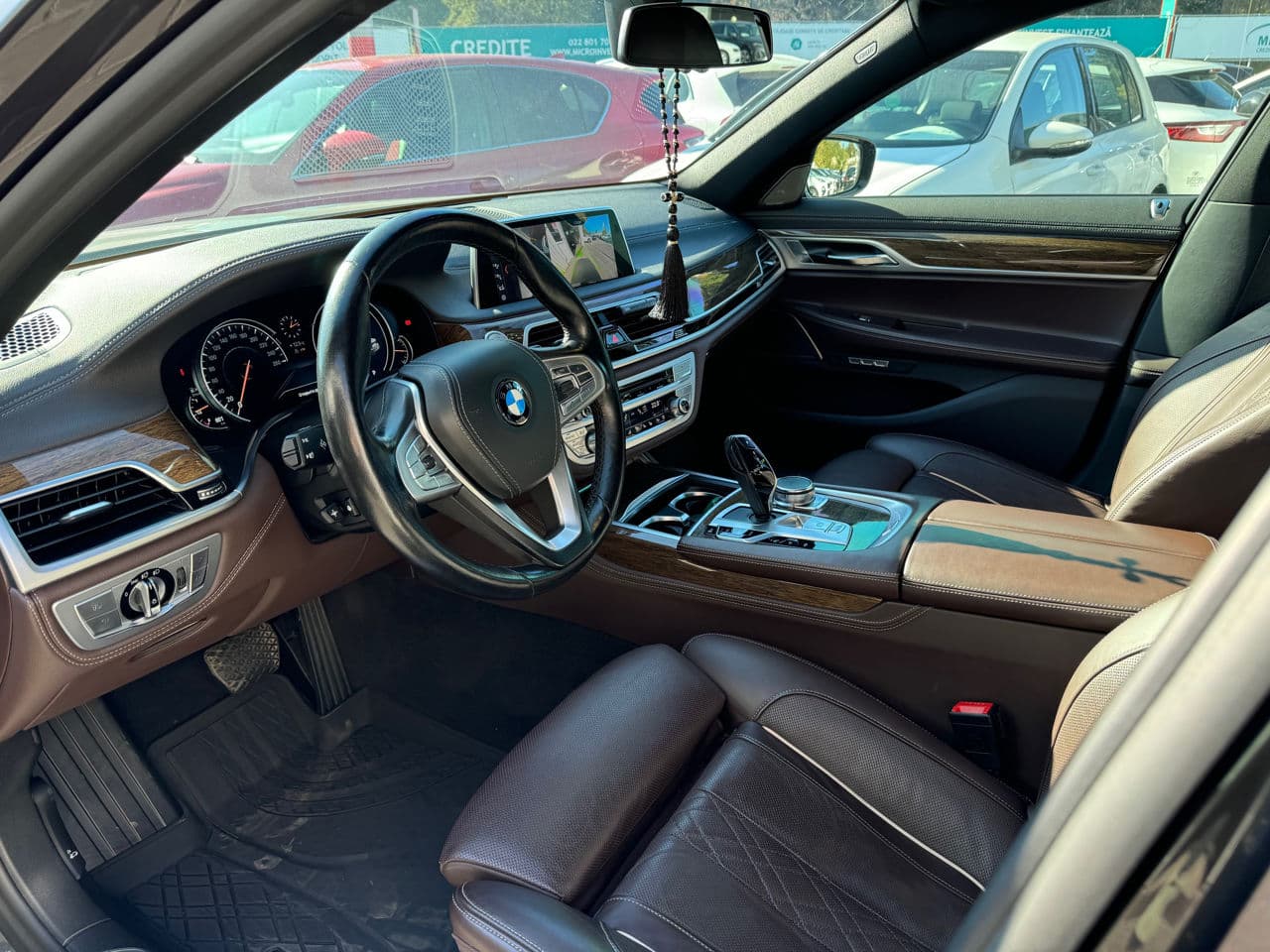 2017 BMW 750 — Miniatură 6