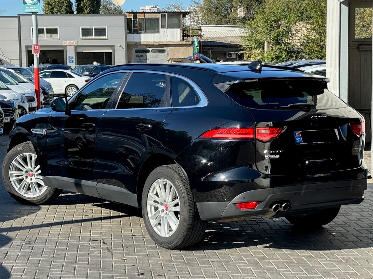 2016 Jaguar F-Pace — Miniatură 3