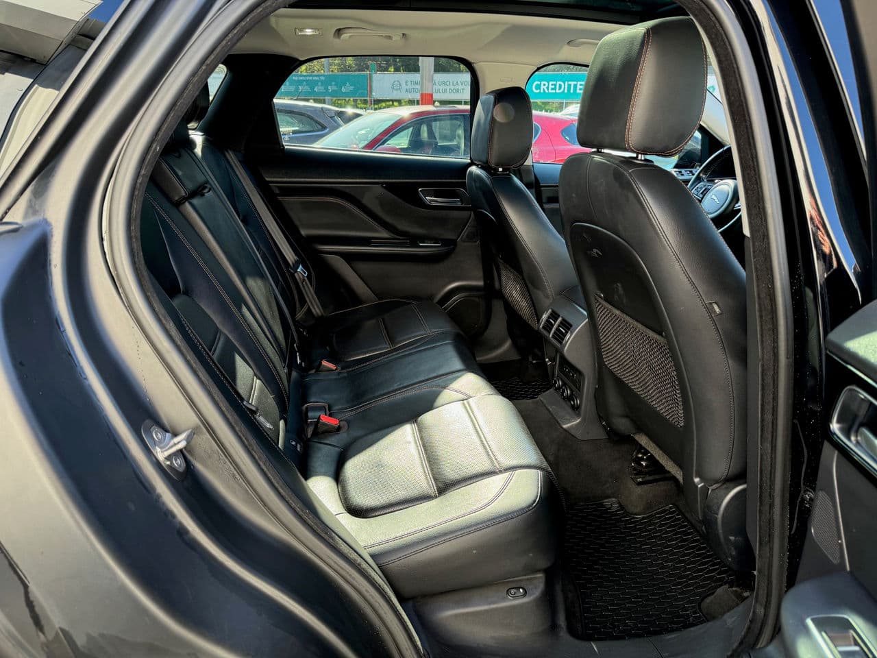 2016 Jaguar F-Pace — Miniatură 21