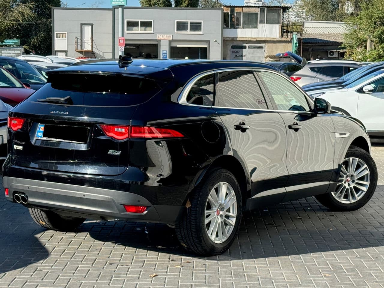 2016 Jaguar F-Pace — Miniatură 2