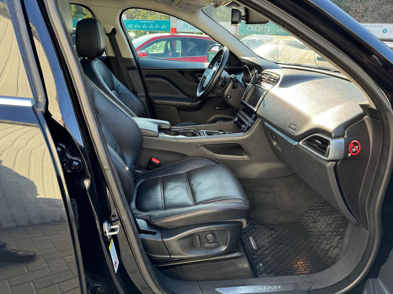 2016 Jaguar F-Pace — Miniatură 5