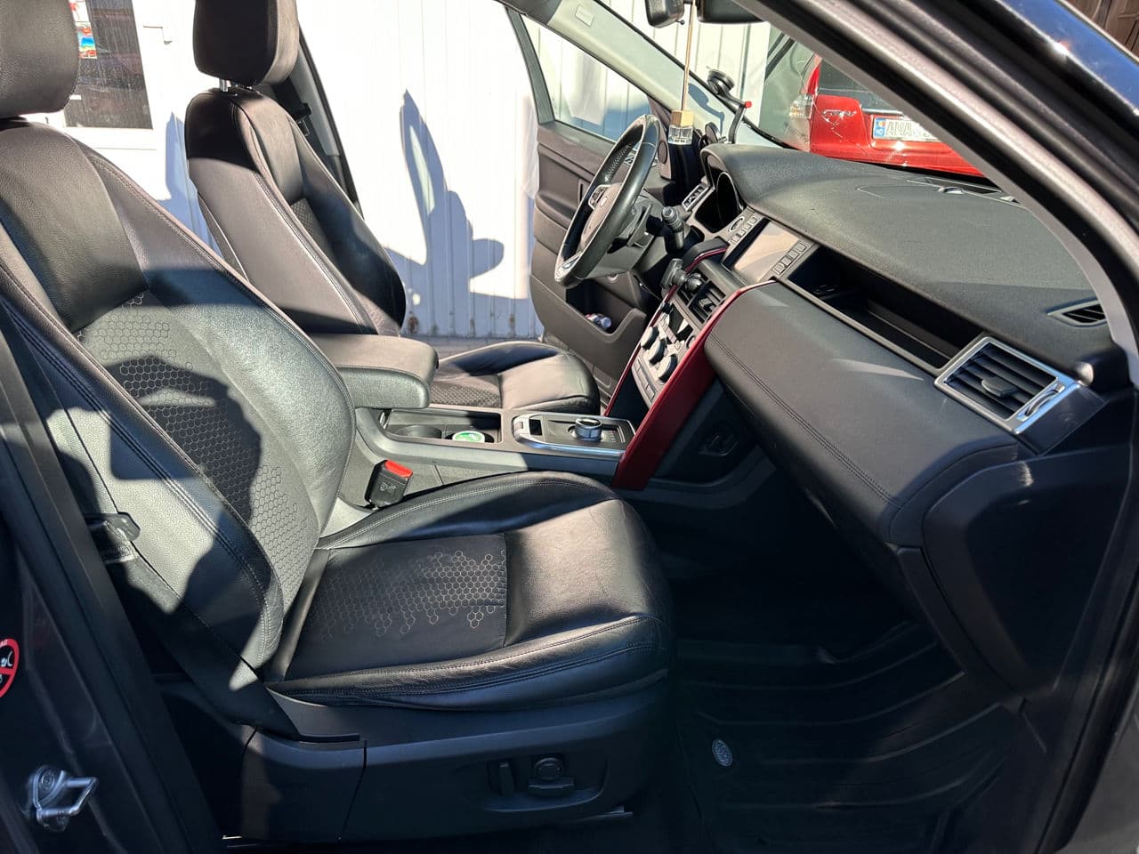 2016 Land Rover Discovery Sport — Miniatură 5