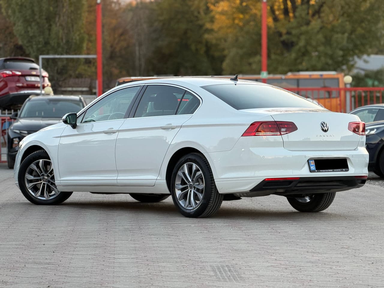 2020 Volkswagen Passat — Miniatură 2