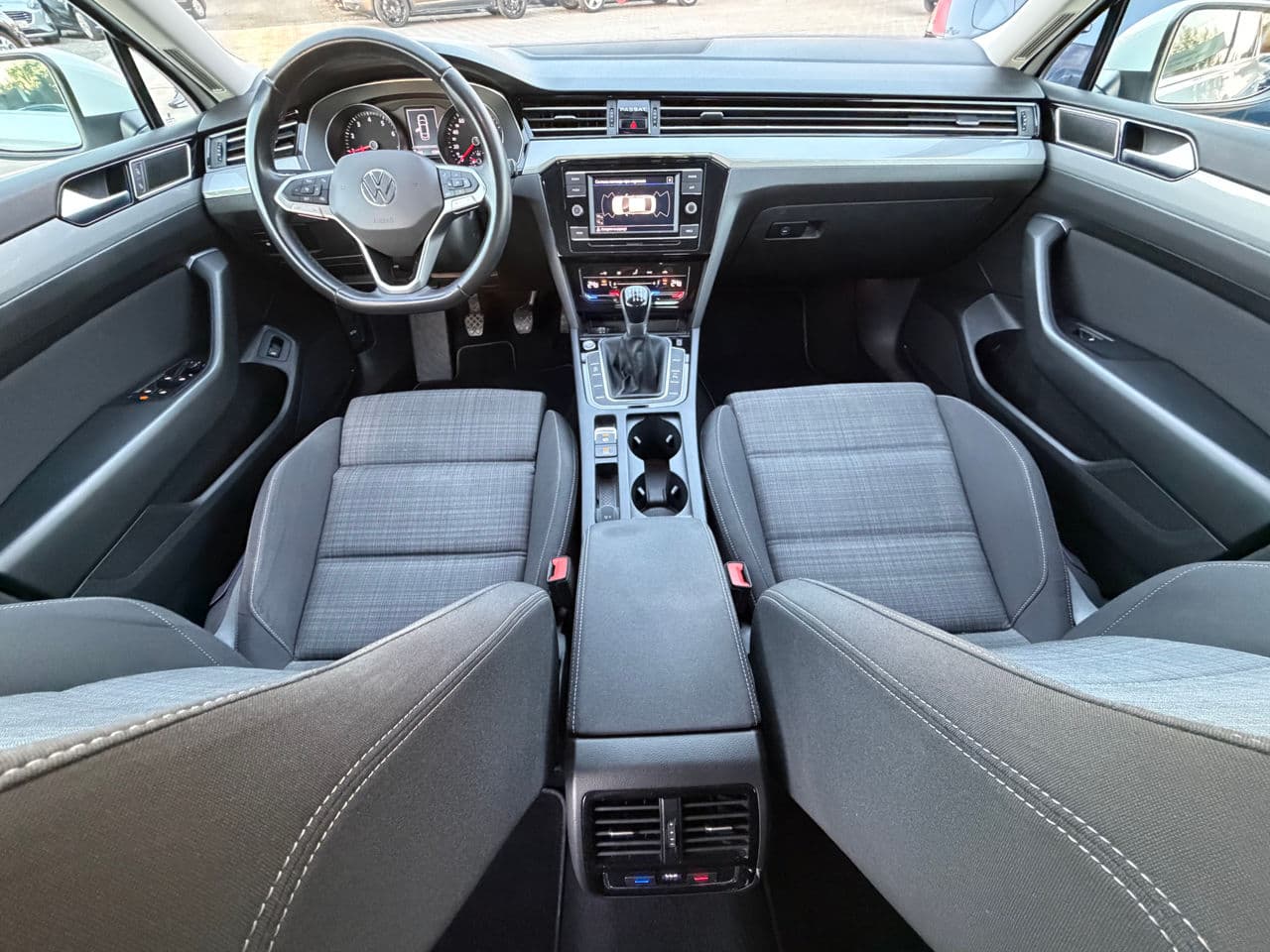 2020 Volkswagen Passat — Miniatură 8
