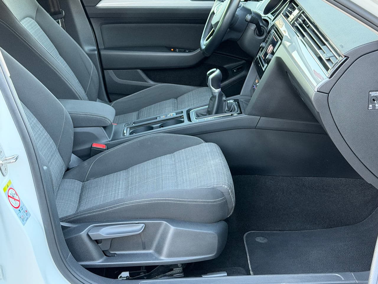 2020 Volkswagen Passat — Miniatură 17