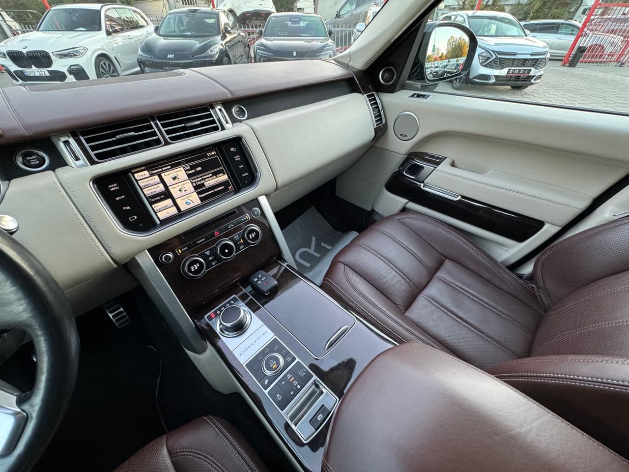 2014 Land Rover Range Rover Vogue — Miniatură 18