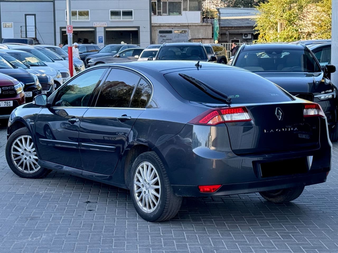 2014 Renault Laguna — Miniatură 2