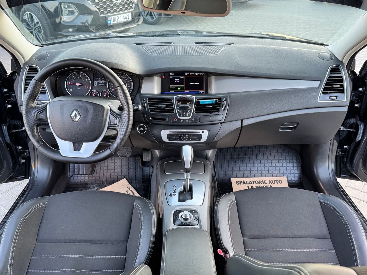 2015 Renault Laguna — Miniatură 6
