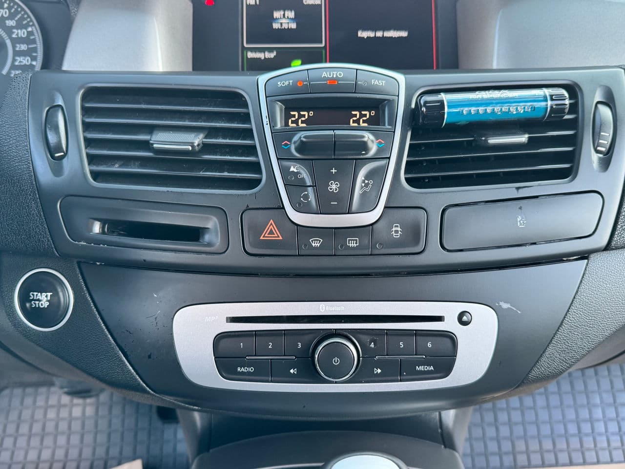 2015 Renault Laguna — Miniatură 10