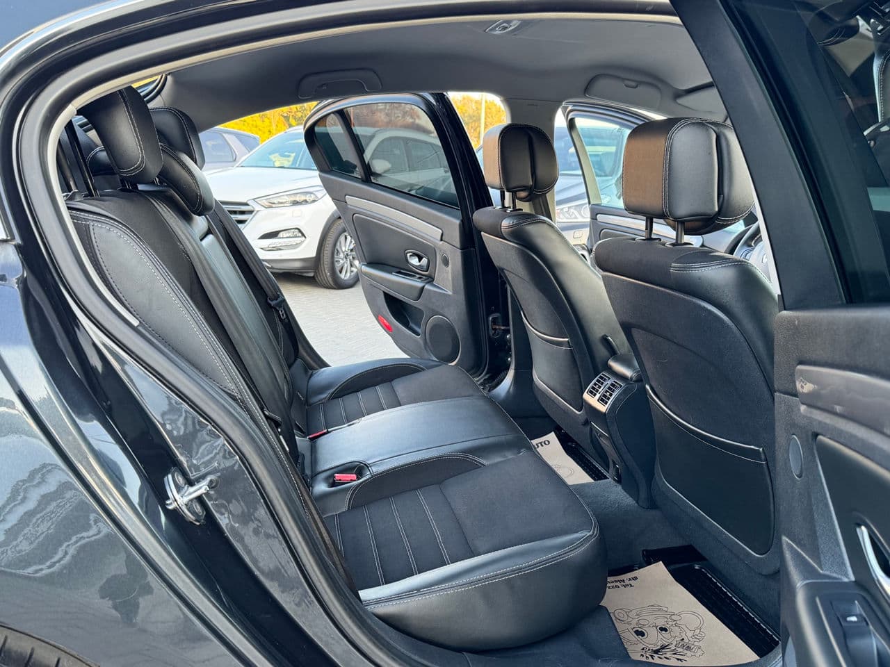 2015 Renault Laguna — Miniatură 14