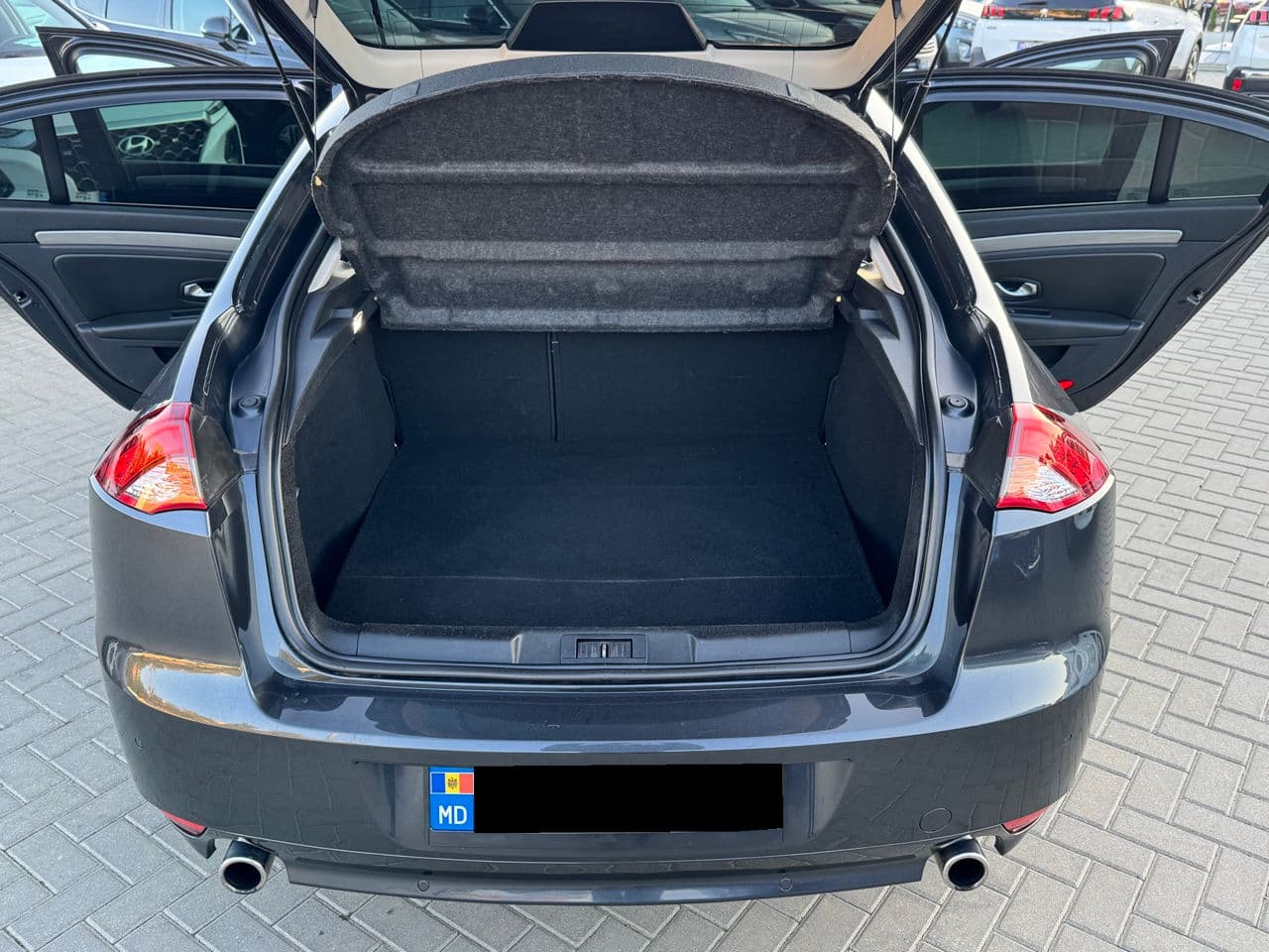 2015 Renault Laguna — Miniatură 20