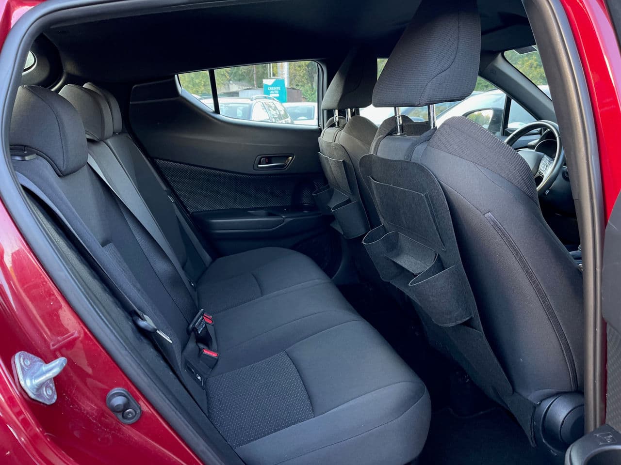 2019 Toyota C-HR — Miniatură 16