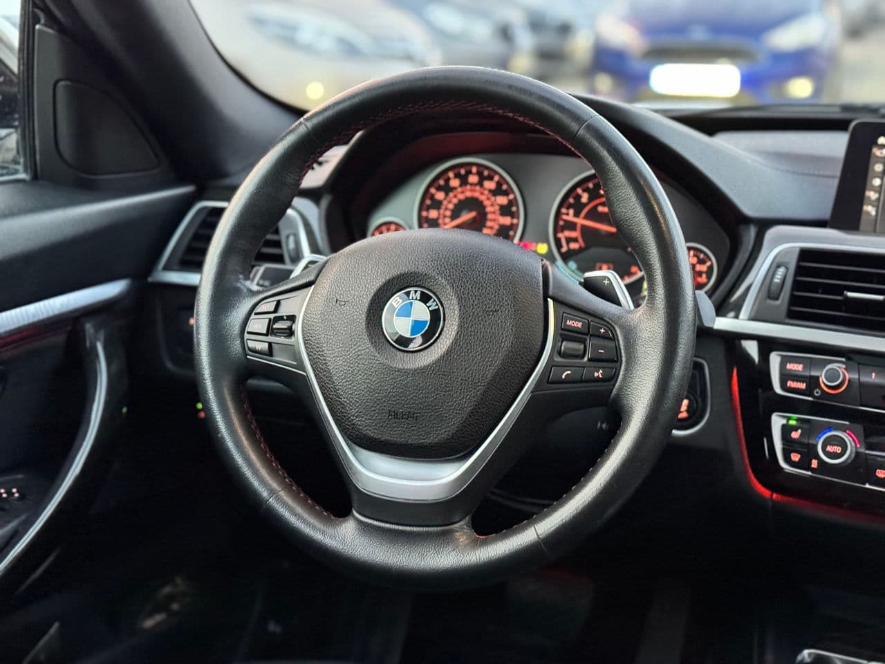 2017 BMW 330 GT — Miniatură 10