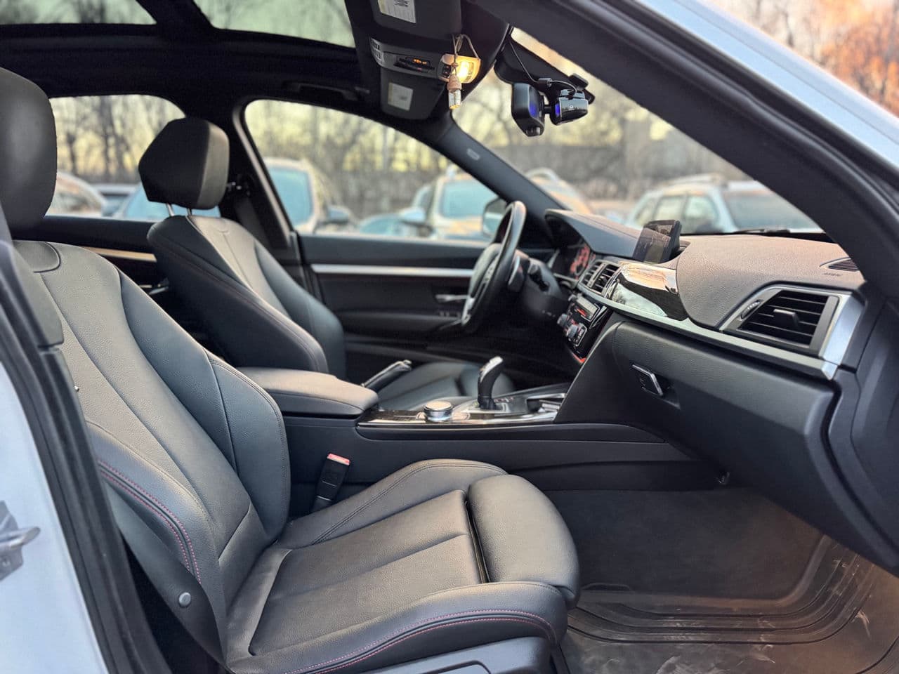 2017 BMW 330 GT — Miniatură 16