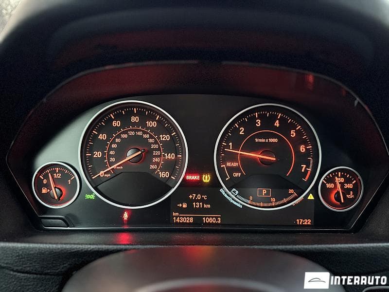 2017 BMW 330 GT — Miniatură 12