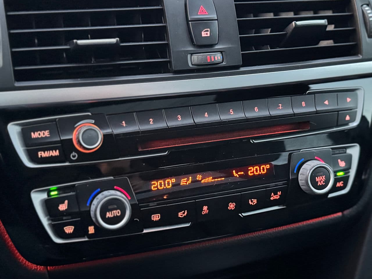 2017 BMW 330 GT — Miniatură 14