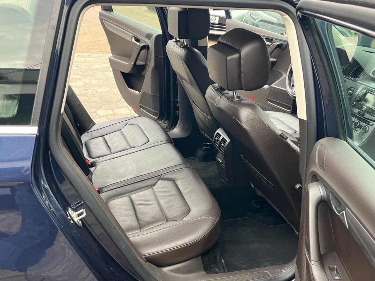 2014 Volkswagen Passat — Miniatură 17