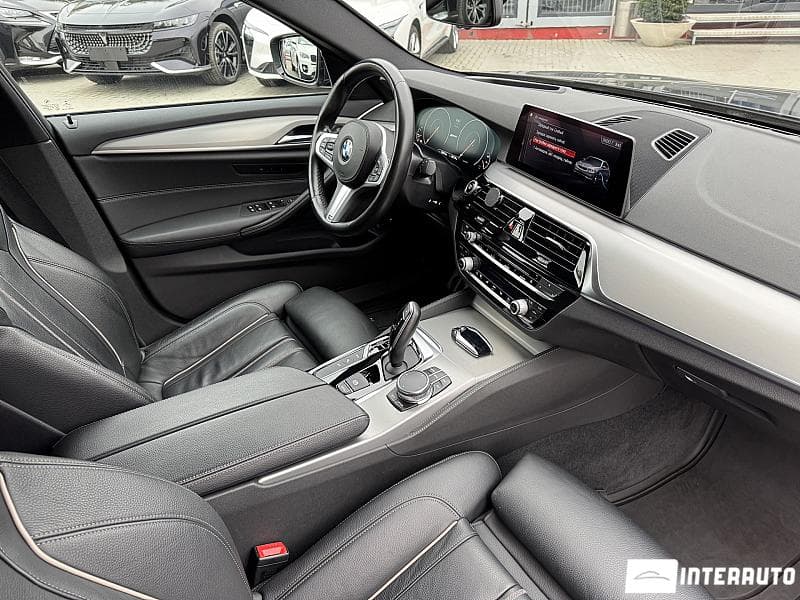 2018 BMW 530e — Miniatură 24