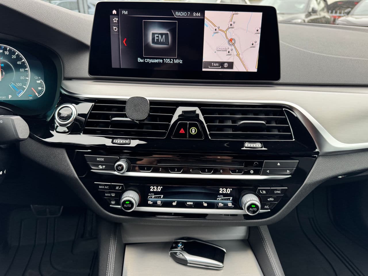 2018 BMW 530e — Miniatură 18